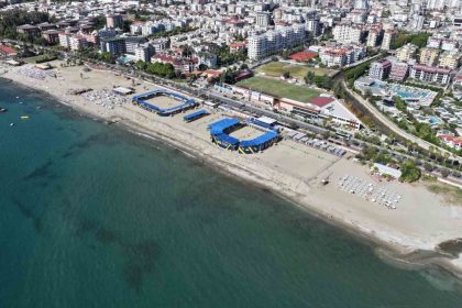 alanya-belediyesinden-ucretsiz-plaj-voleybolu-etkinligi-ve-halk-turnuvasi