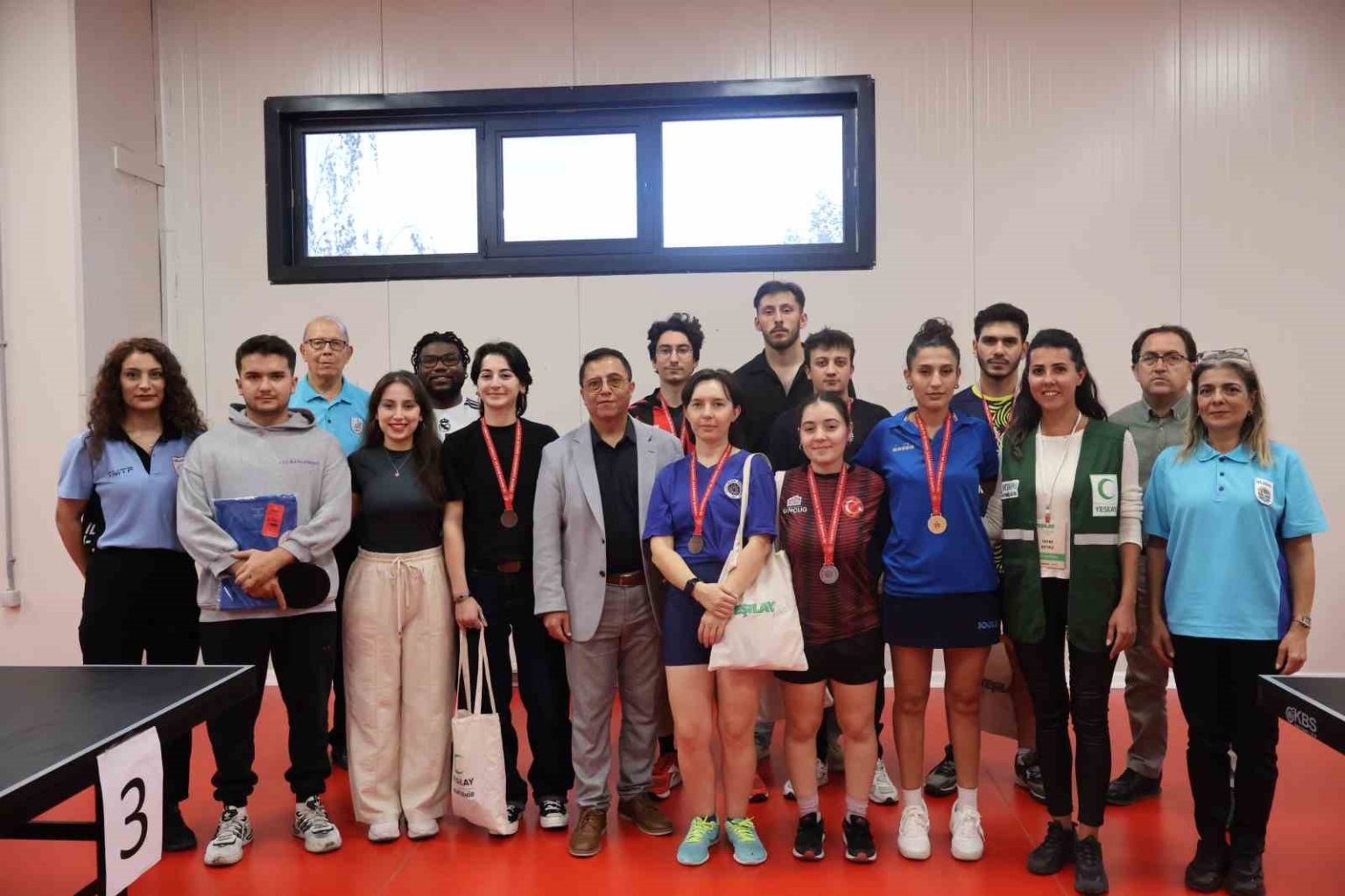 anadolu-universitesinde-masa-tenisi-heyecani