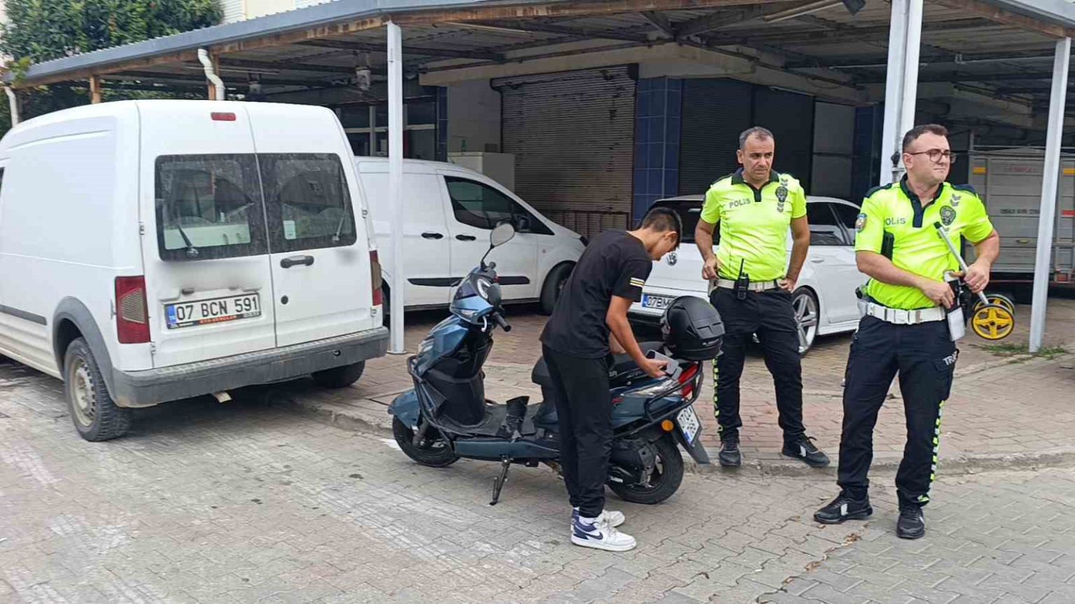 antalyada-motosikletler-carpisti-3-yarali