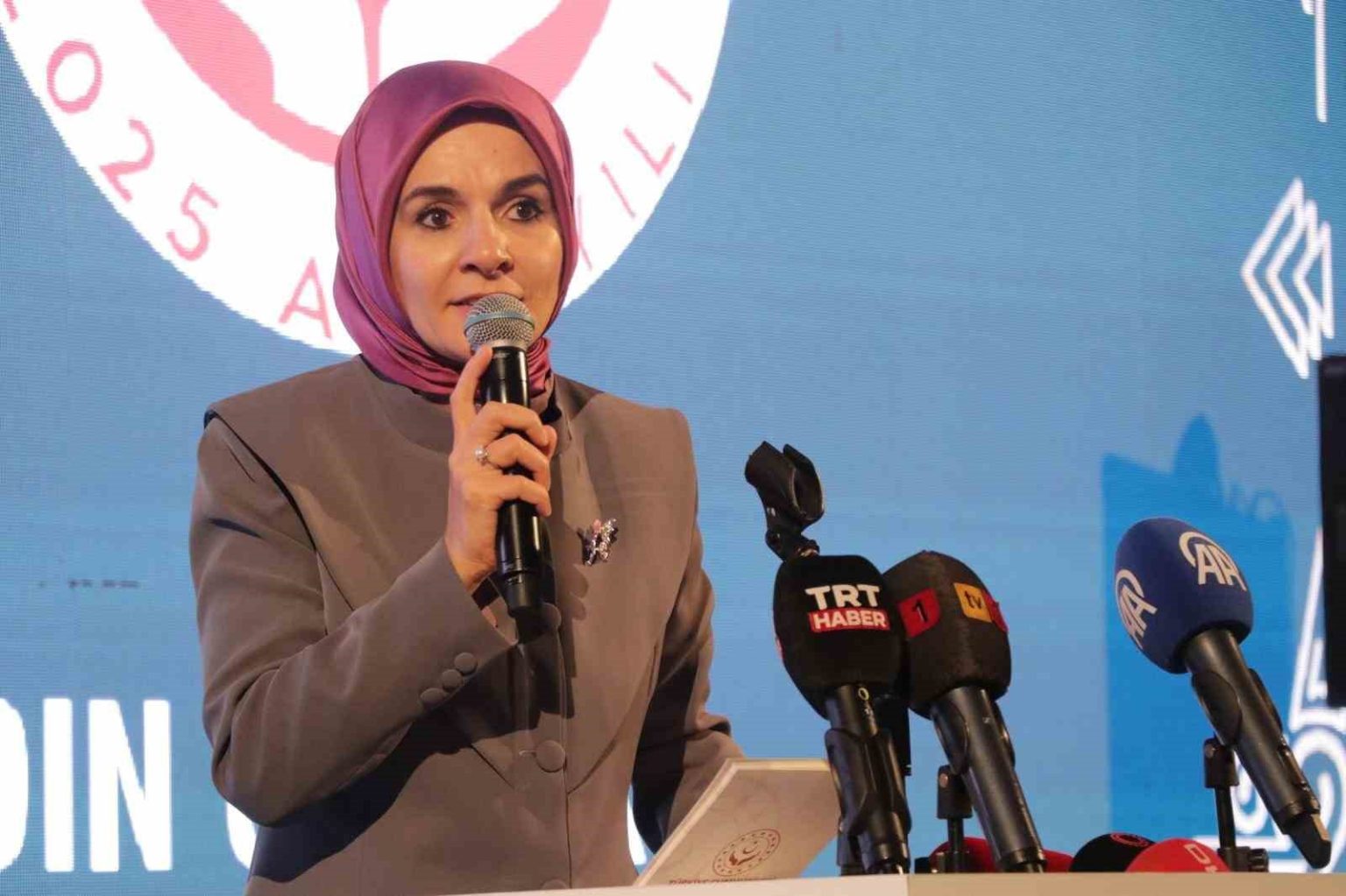 bakan-goktas-aile-degerlerini-yasatacak-farkindalik-calismalari-yurutuyoruz