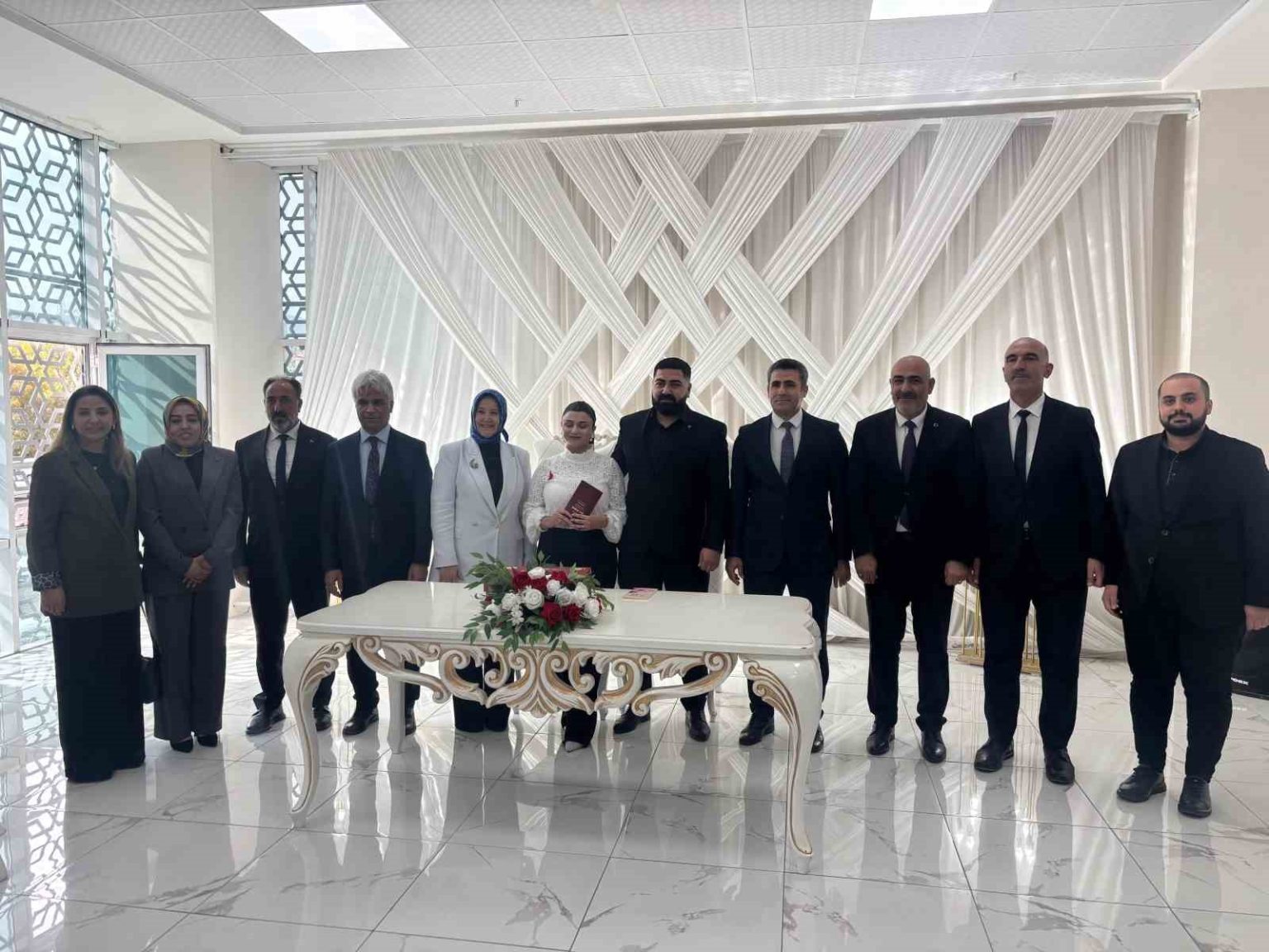 bakan-yardimcisi-yenigun-evlenecek-genclerin-desteklenmesi-projesinden-yararlanan-ciftin-nikah-sahidi-oldu