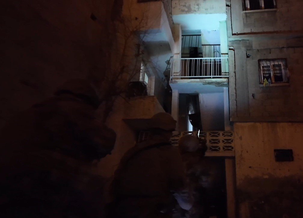 bakan-yerlikaya-aciklamisti-o-operasyonda-351-supheli-tutuklandi