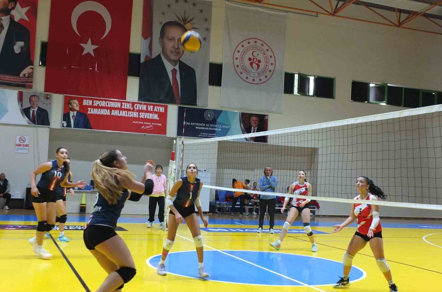 balikesirde-cumhuriyet-kupasi-coskusu-basladi