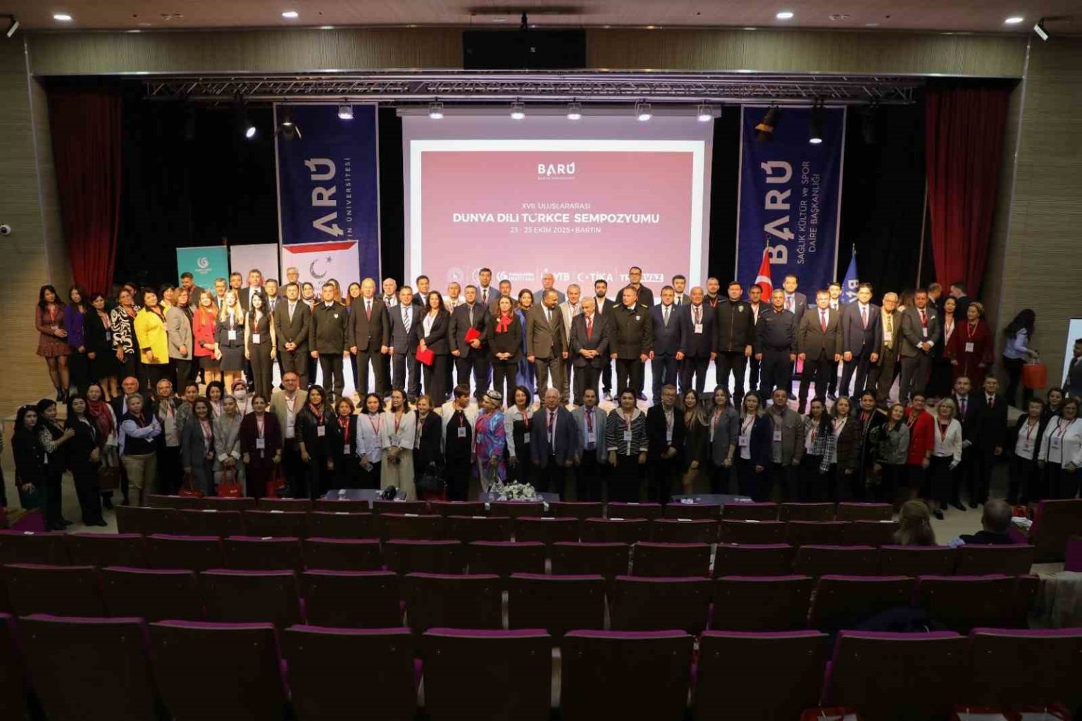 baru-ev-sahipliginde-17-uluslararasi-dunya-dili-turkce-sempozyumu-basladi