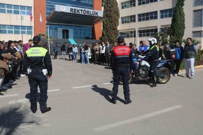 bir-kural-bir-omur-projesi-ile-motosiklet-guvenligi-anlatildi