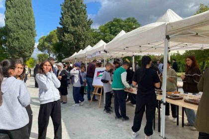 bozkurt-anadolu-imam-hatip-lisesi-ogrencileri-gazzeye-destek-amaciyla-panayir-duzenledi