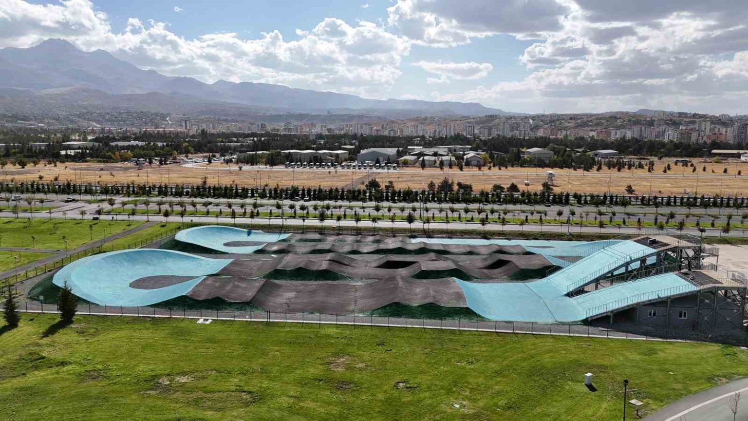 buyuksehirin-bmx-parkuru-ve-bisiklet-egitim-alani-aciliyor