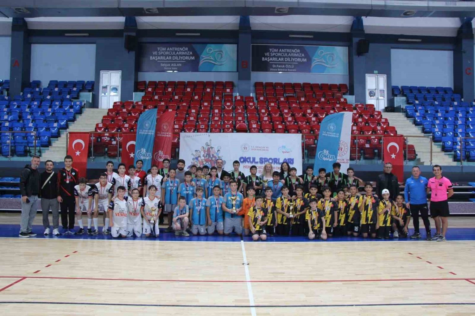 duzcede-hentbol-musabakalari-sona-erdi