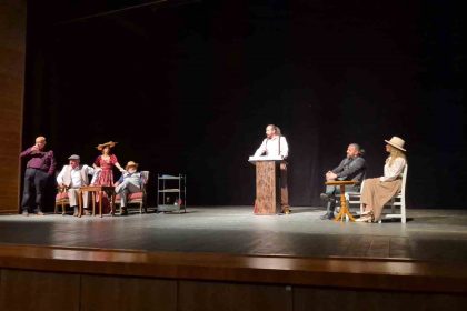 duzceli-tiyatrocular-uzun-yillar-sonra-bu-oyun-ile-sahneye-cikti