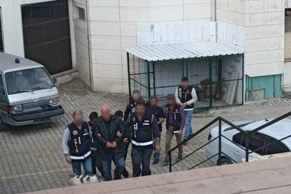 edremitteki-seri-cinayet-sorusturmasinda-3-kisi-adliyeye-sevk-edildi