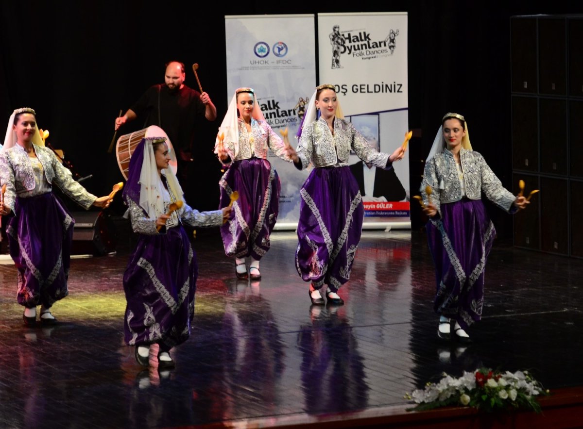 esogude-uluslararasi-turk-halk-oyunlari-kongresi-duzenlendi