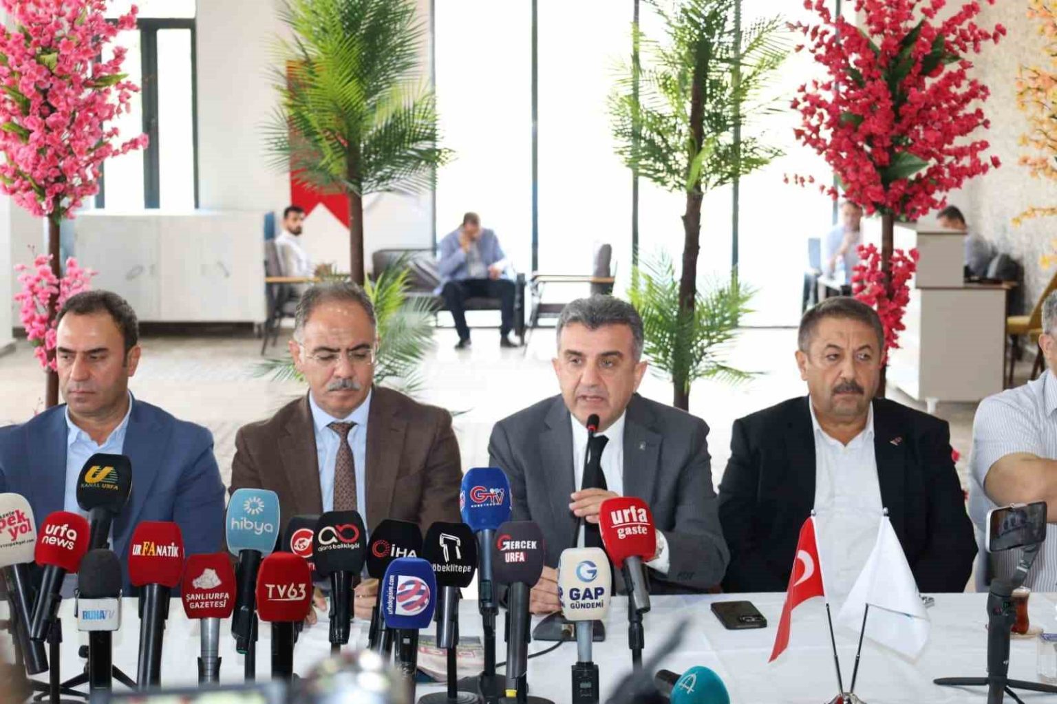 eyyubiye-belediye-baskani-mehmet-kus-yeni-projeleri-basina-tanitti