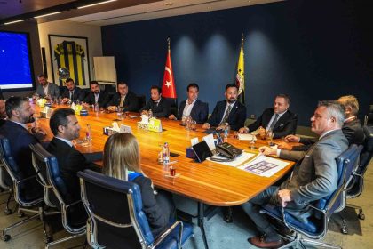 fenerbahce-baskani-sadettin-saran-fbiadi-kabul-etti