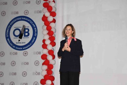 genclerin-gonulluluk-yolculugu-sertifika-ile-taclandi