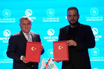 genclik-ve-spor-bakanligi-ile-sifir-atik-vakfi-arasinda-protokol-imzalandi