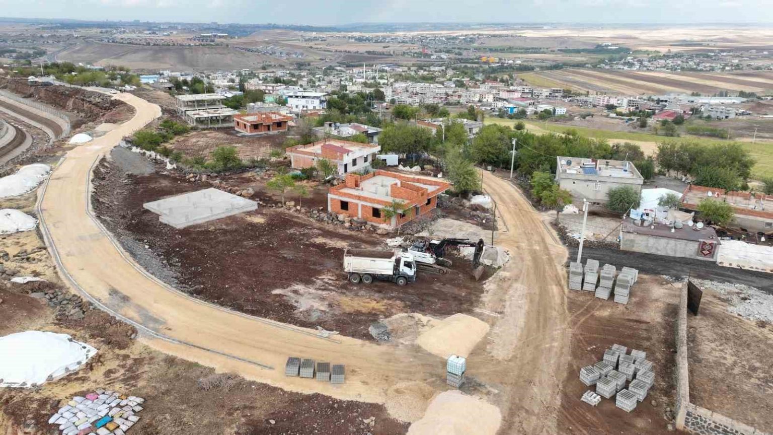 geyiktepe-mahallesinde-30-yillik-yol-sorunu-bitiyor