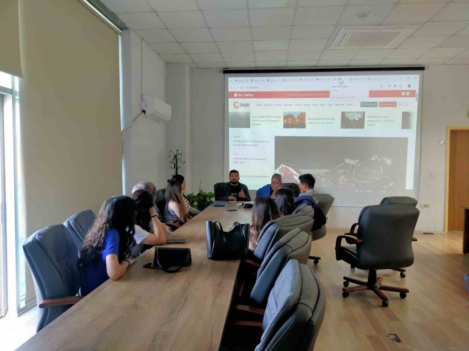 iha-hatay-bolge-muduru-genc-iletisimcilerle-bir-araya-geldi