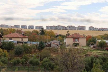 imar-sorununu-cozemeyen-muhtar-mahalleye-girecek-yuzum-kalmadi-hep-soz-veriyorlar-secimlerden-sonra-askiya-aliniyor