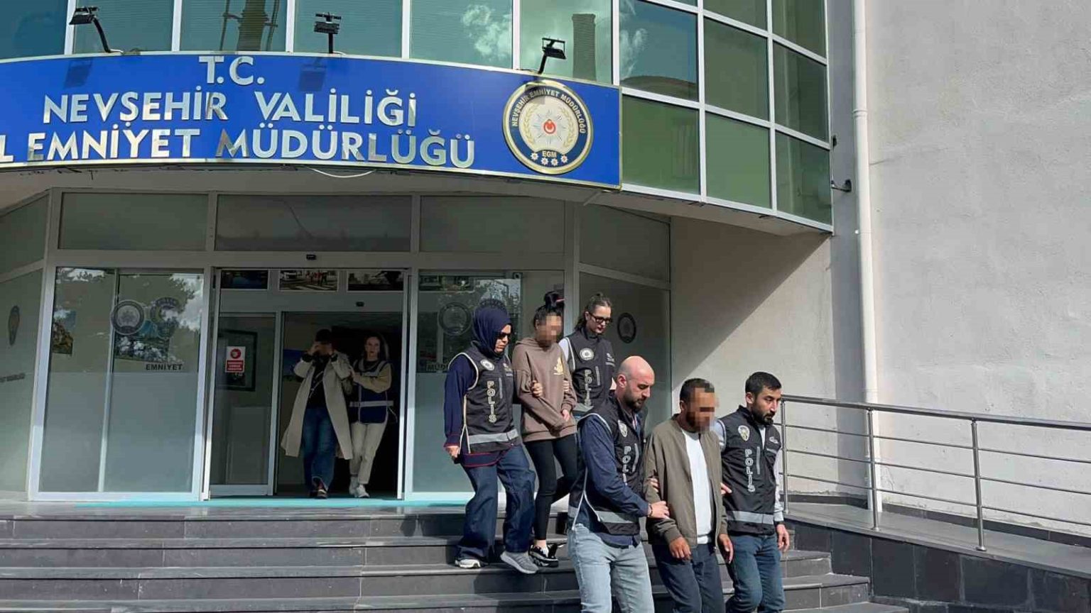 kiyma-makinesinden-kiyma-yerine-altin-cikti