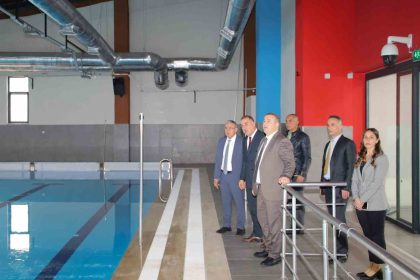 kosk-yuzme-havuzunu-incelediler