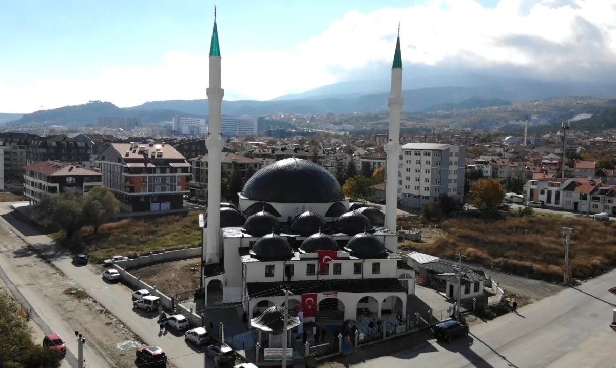 kutahyada-hira-camii-ibadete-acildi