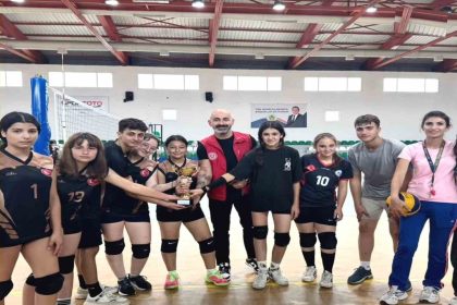 liseli-gencler-sampiyonluk-icin-ter-doktu