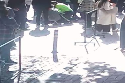 maltepede-trafik-polisi-hayat-kurtardi-kalp-krizi-geciren-yasli-adam-suni-teneffusle-hayata-dondu