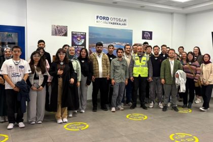 ogrenciler-otomotiv-uretimini-yerinde-gozlemledi