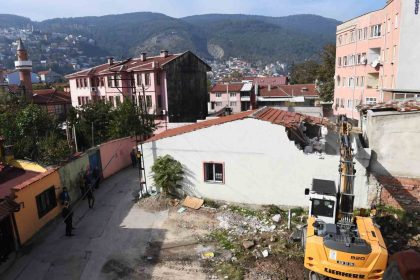 osmangazide-tarihi-koruyan-yikim