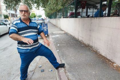 seyhan-belediyesi-parke-tasi-bulamayinca-kaldirimi-asfaltladi