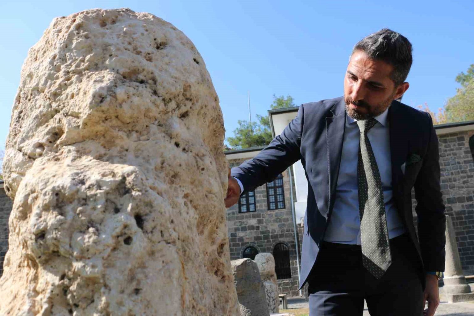 tarihteki-ilk-kral-sargonun-iki-heykeli-diyarbakir-muzesinde-ziyarete-acildi