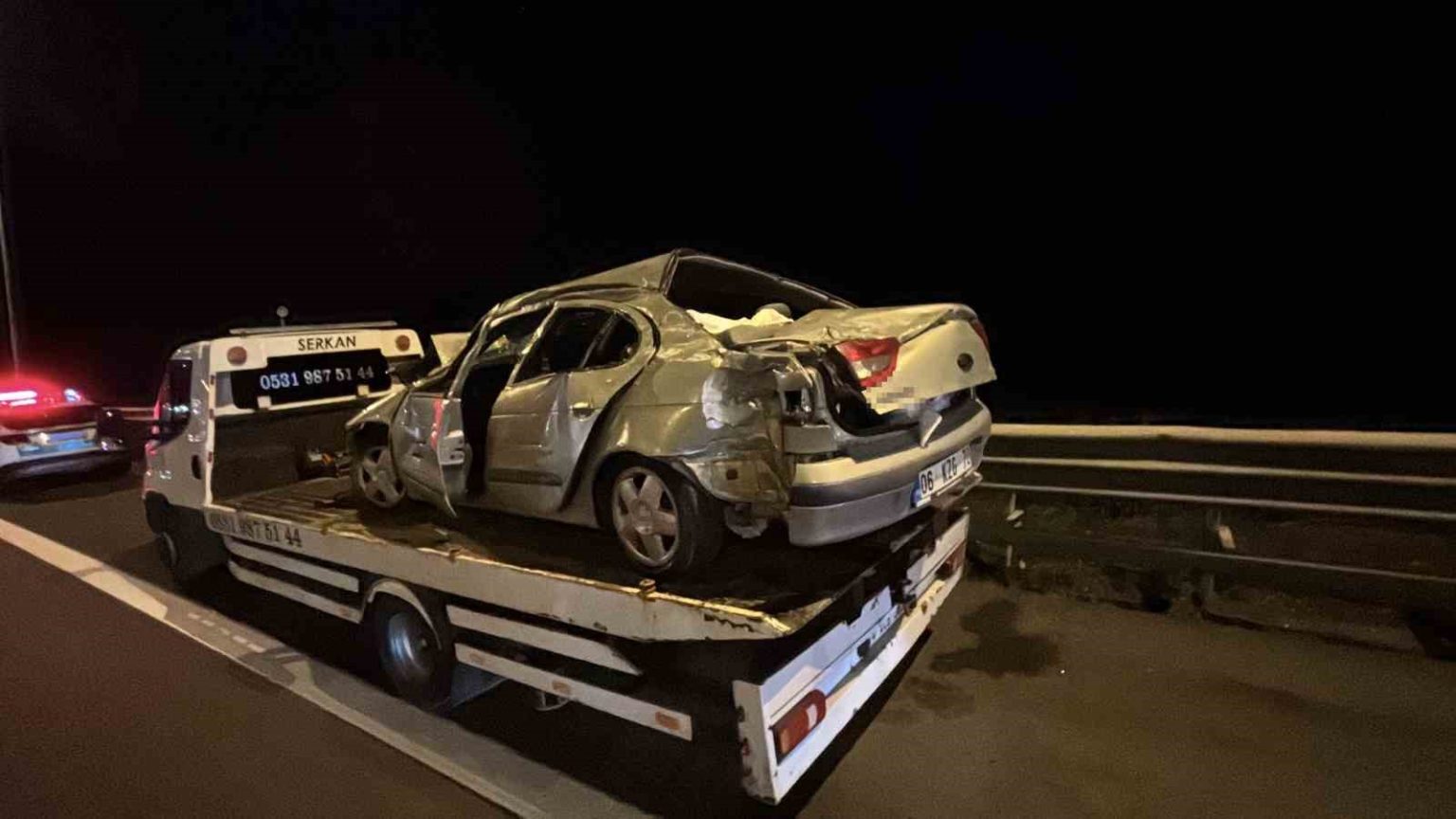 tem-otoyolunda-feci-kaza-1i-agir-3-yarali