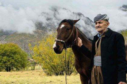 turkiye-irak-sinirinda-kartpostallik-manzara-kar-ve-sonbahar-guzelligi-bir-arada