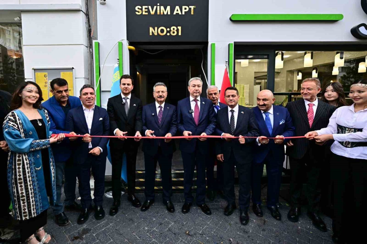 vali-huseyin-aksoy-kazakistan-fahri-konsoloslugunun-acilis-programina-katildi