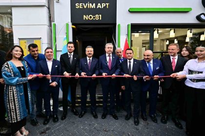 vali-huseyin-aksoy-kazakistan-fahri-konsoloslugunun-acilis-programina-katildi