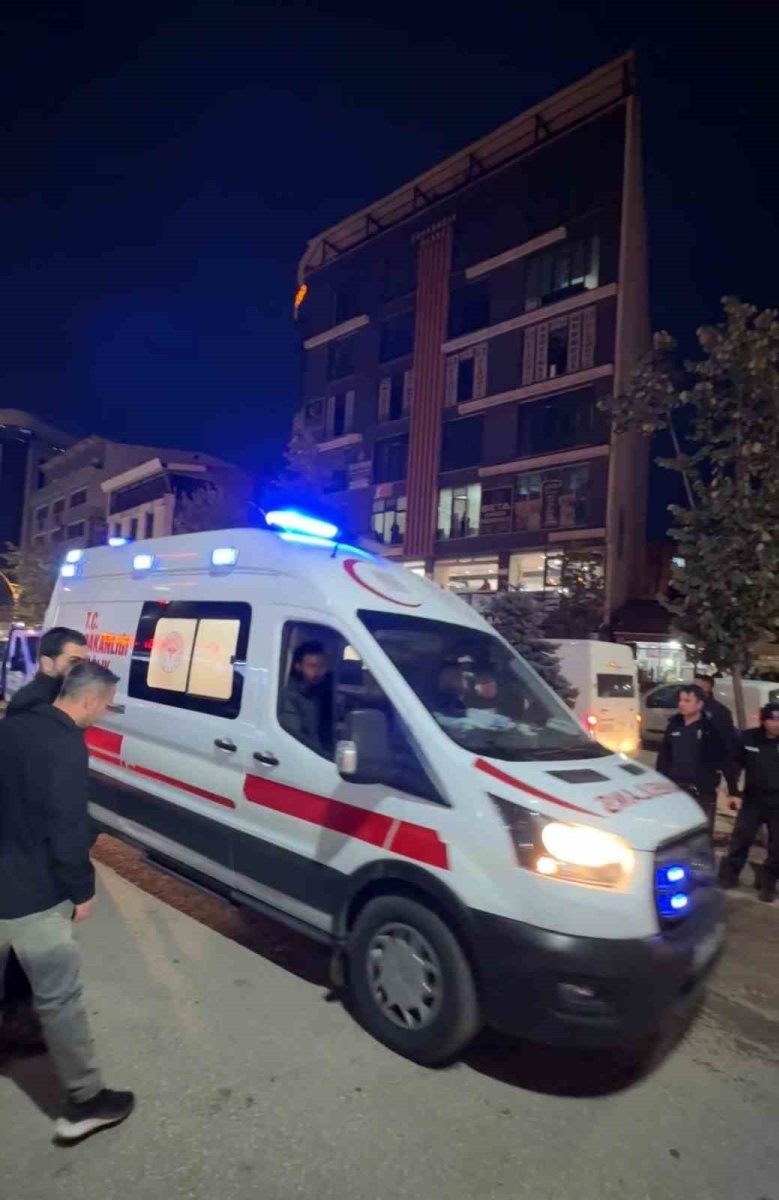 yuksekovada-bicakli-kavga-1-yarali