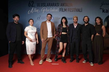 62-uluslararasi-antalya-altin-portakal-film-festivali-kirmizi-hali-gecisiyle-basladi
