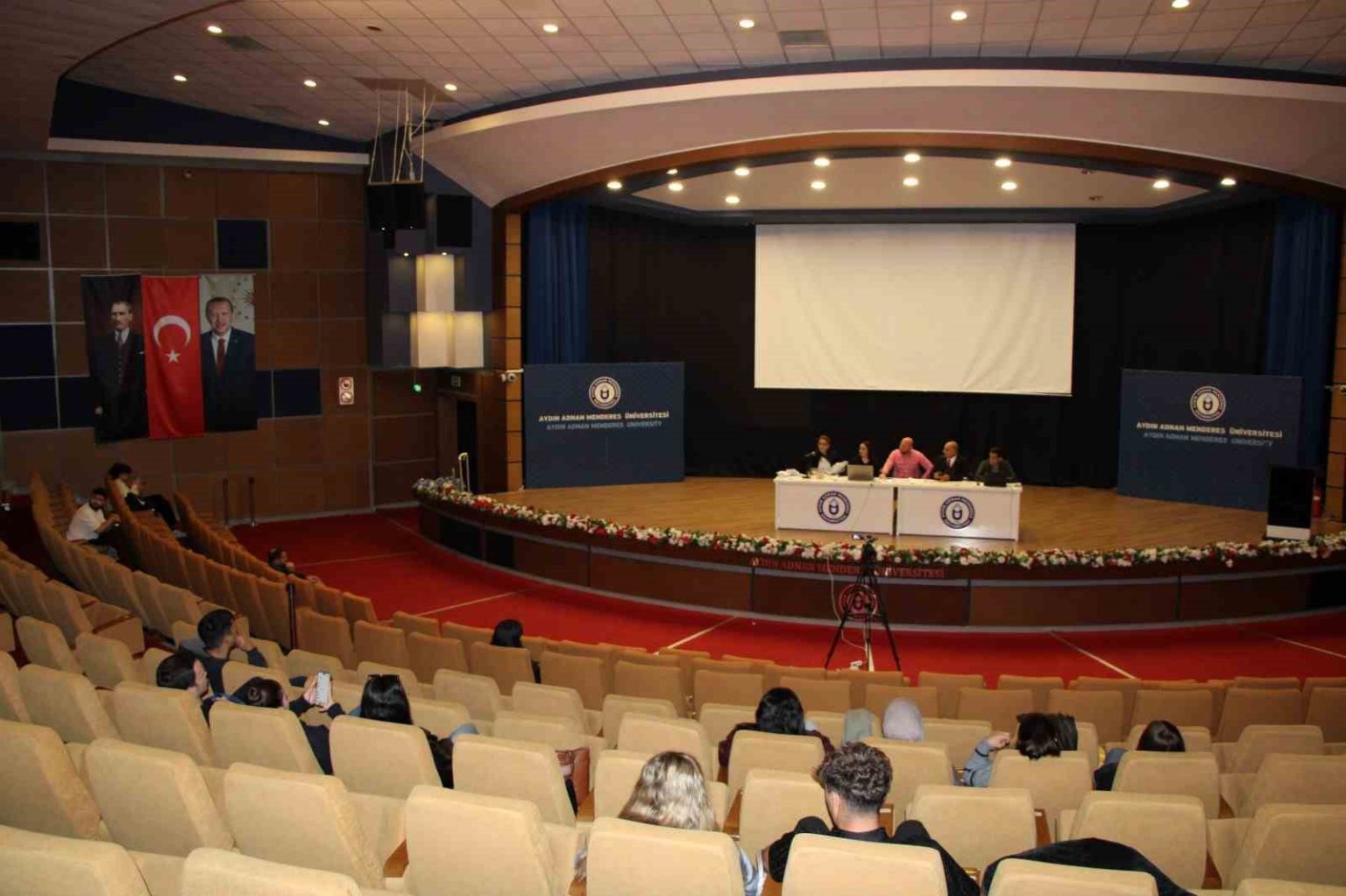 adu-ogrencilerine-is-deneyimi-ve-finansal-destek-firsati