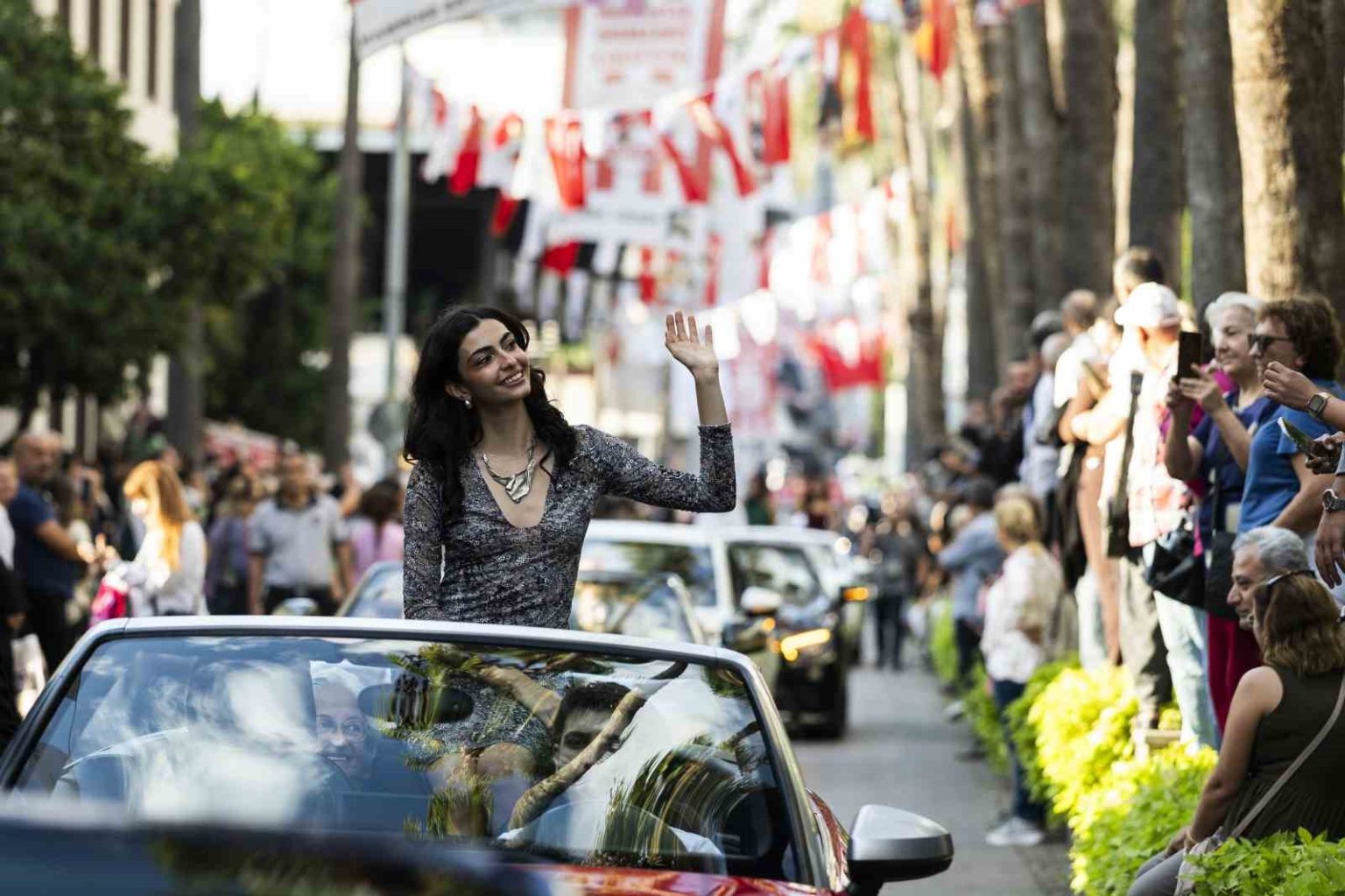 antalya-sokaklarinda-altin-portakal-coskusu