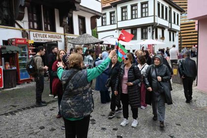 azeri-kadinlar-eskisehirin-kulturunu-kesfetti