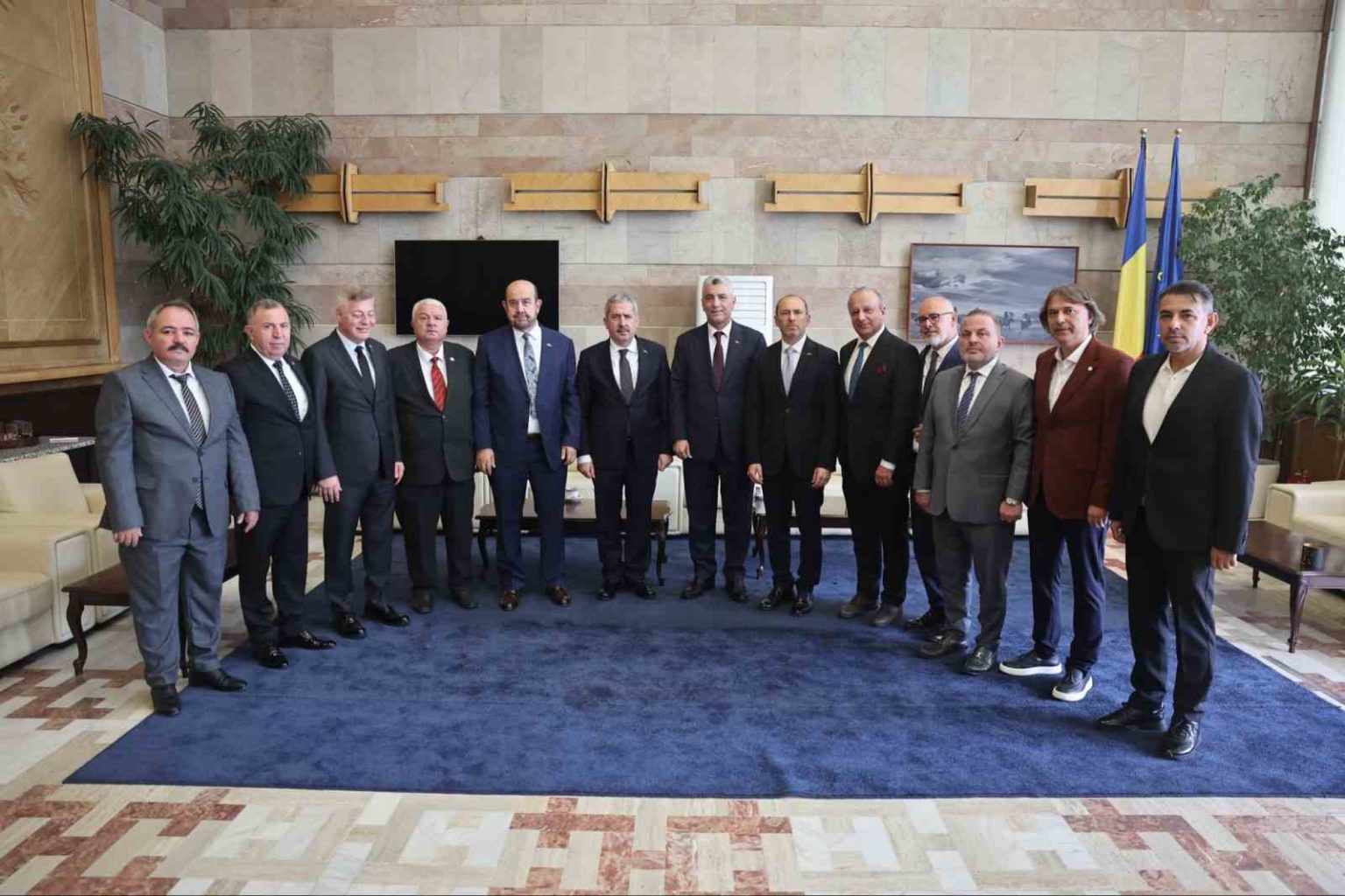 bakan-bolat-arice-baskani-frunzulica-ile-bir-araya-geldi