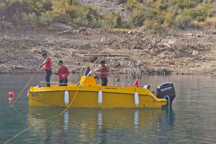 baraj-golunde-kaybolan-irlandali-turisti-arama-calismalari-4-gununde-devam-etti-sualti-dron-ve-robotla-arandi