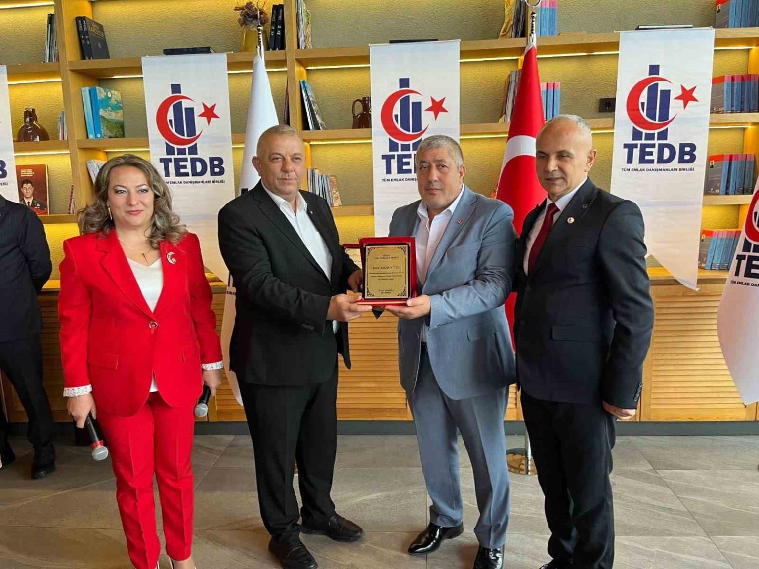 baskan-biyik-hem-alan-hem-de-satan-mutlu