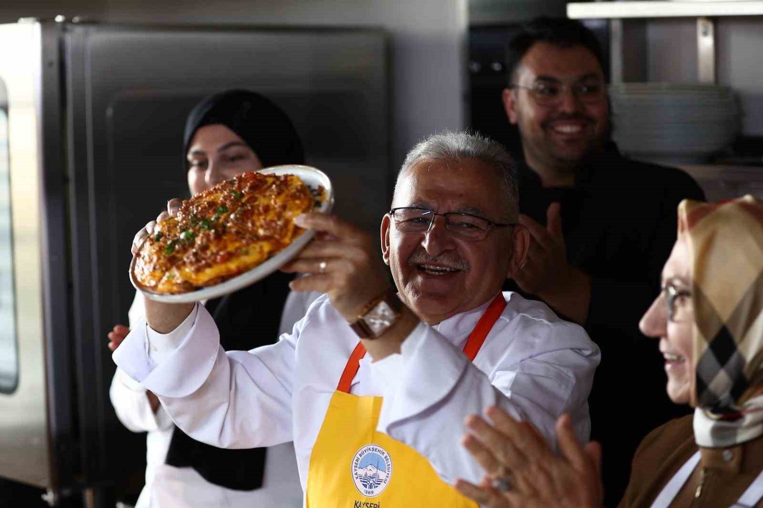 baskan-buyukkilic-ve-esi-unlu-seflerle-kayseri-yaglamasi-yapti