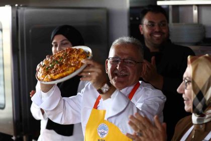 baskan-buyukkilic-ve-esi-unlu-seflerle-kayseri-yaglamasi-yapti