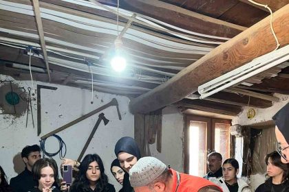 bayburt-gsl-ogrencileri-tandir-atolyesinde-camura-sekil-verdi