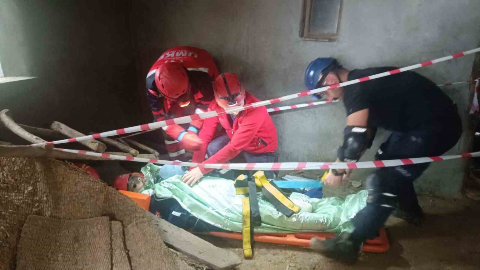 bilecikte-62-buyuklugundeki-yasanabilecek-bir-depremin-tatbikati-yapildi