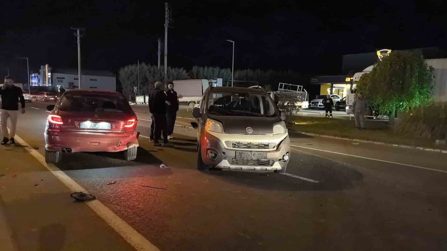 bursada-zincirleme-kaza-3-yarali