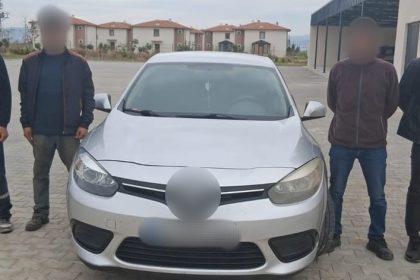 canakkalede-gocmen-kacakciligi-operasyonu-4-organizator-8-kacak-gocmen-yakalandi