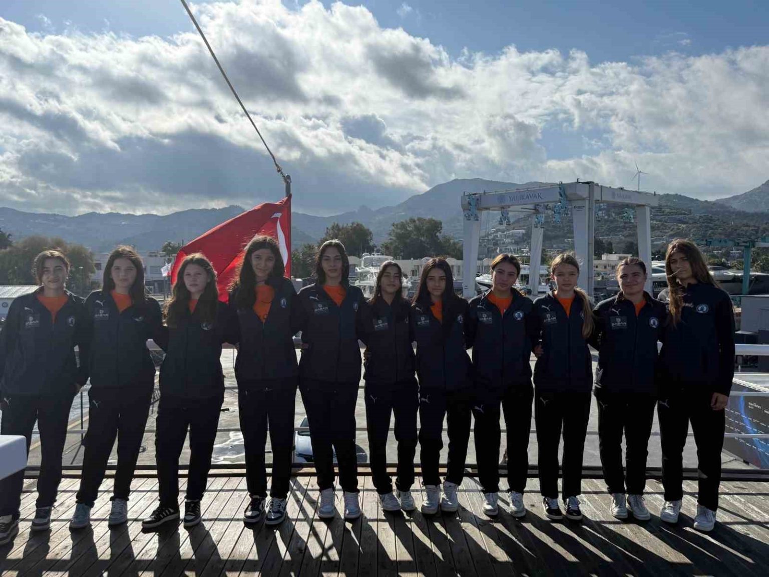 denizin-kizlari-the-bodrum-cupta-ruzgarla-bulustu